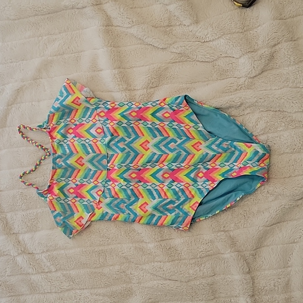 NWOT Girl's swimsuit